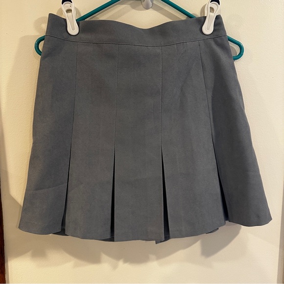Sadie & Sage Slate Pleated Mini Skirt women’s size S. 15.5 inches to hem - Picture 1 of 4